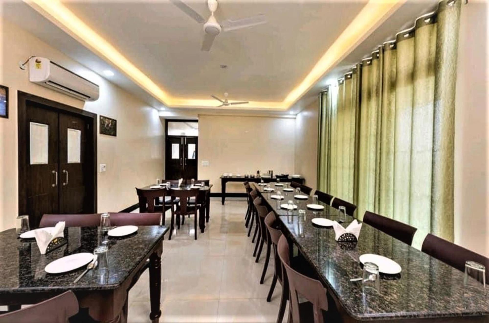 Hotel Ravi Residency Bharatpur Kültér fotó